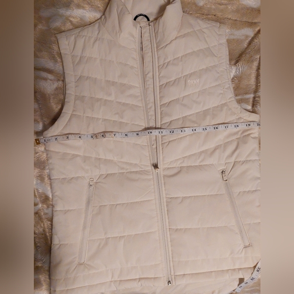 DKNY Women's Ivory Quilted Vest - Picture 4 of 6
